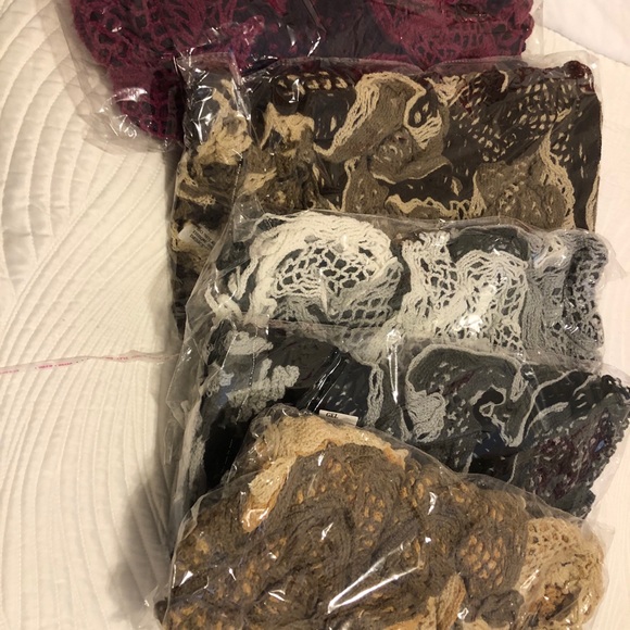 NEW Knit Scarf π§£ - Picture 4 of 4